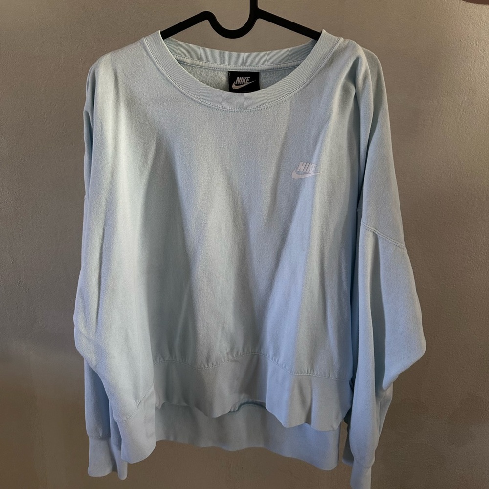 Baby blue nike sweatshirt 🩵🌐